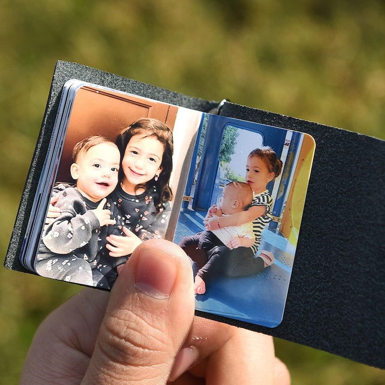 Personalized Mini Photo Album Keychain, Christmas Gift 2024, AK03 - 19Gifts