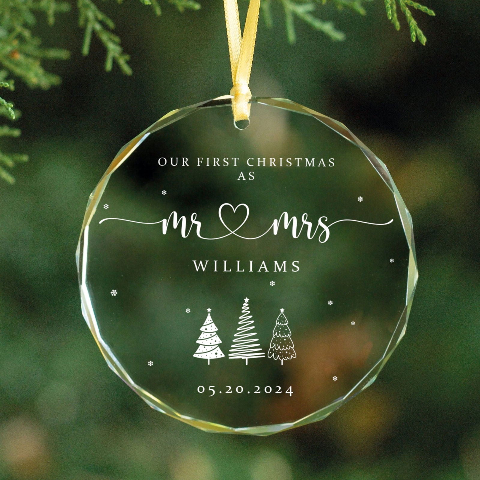 Personalized Mr and Mrs Christmas Ornament, Mr and Mrs Ornament GX06-25 - 19Gifts